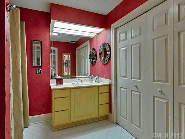 2725 Sharon Road Charlotte NC 28211