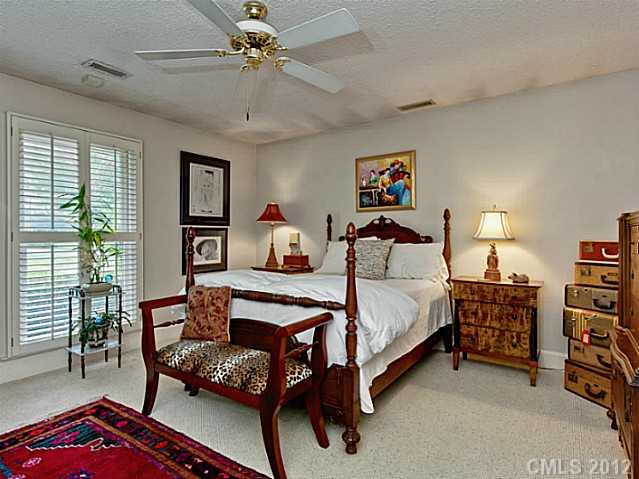 2725 Sharon Road Charlotte NC 28211