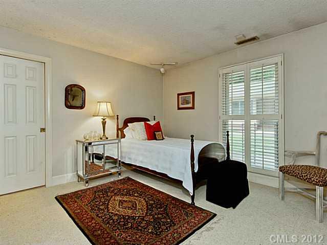 2725 Sharon Road Charlotte NC 28211