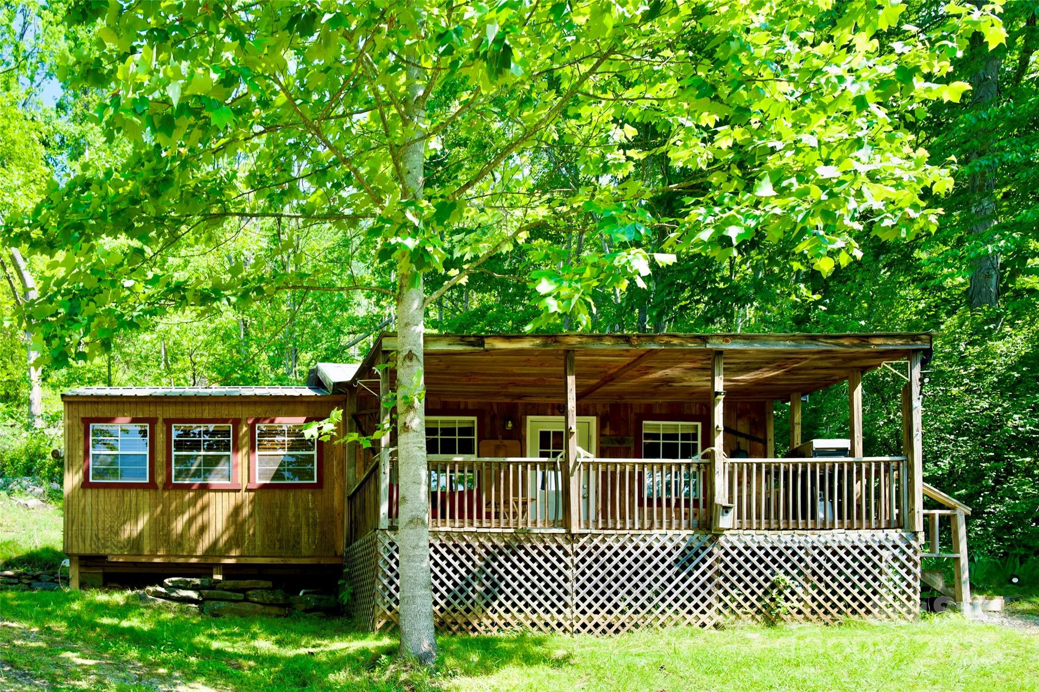 38 Buchanan Hill Road Bakersville NC 28705