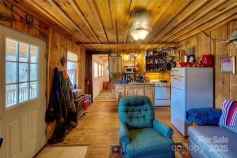 38 Buchanan Hill Road Bakersville NC 28705
