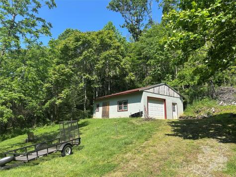 38 Buchanan Hill Road Bakersville NC 28705
