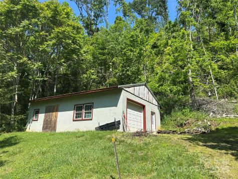 38 Buchanan Hill Road Bakersville NC 28705