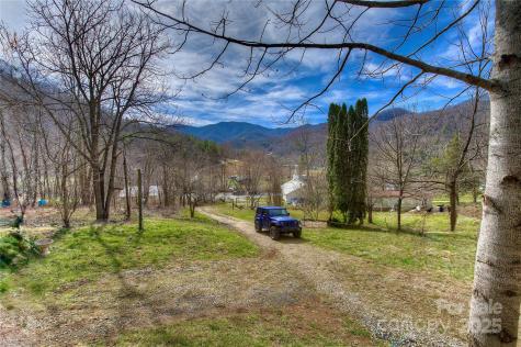 38 Buchanan Hill Road Bakersville NC 28705