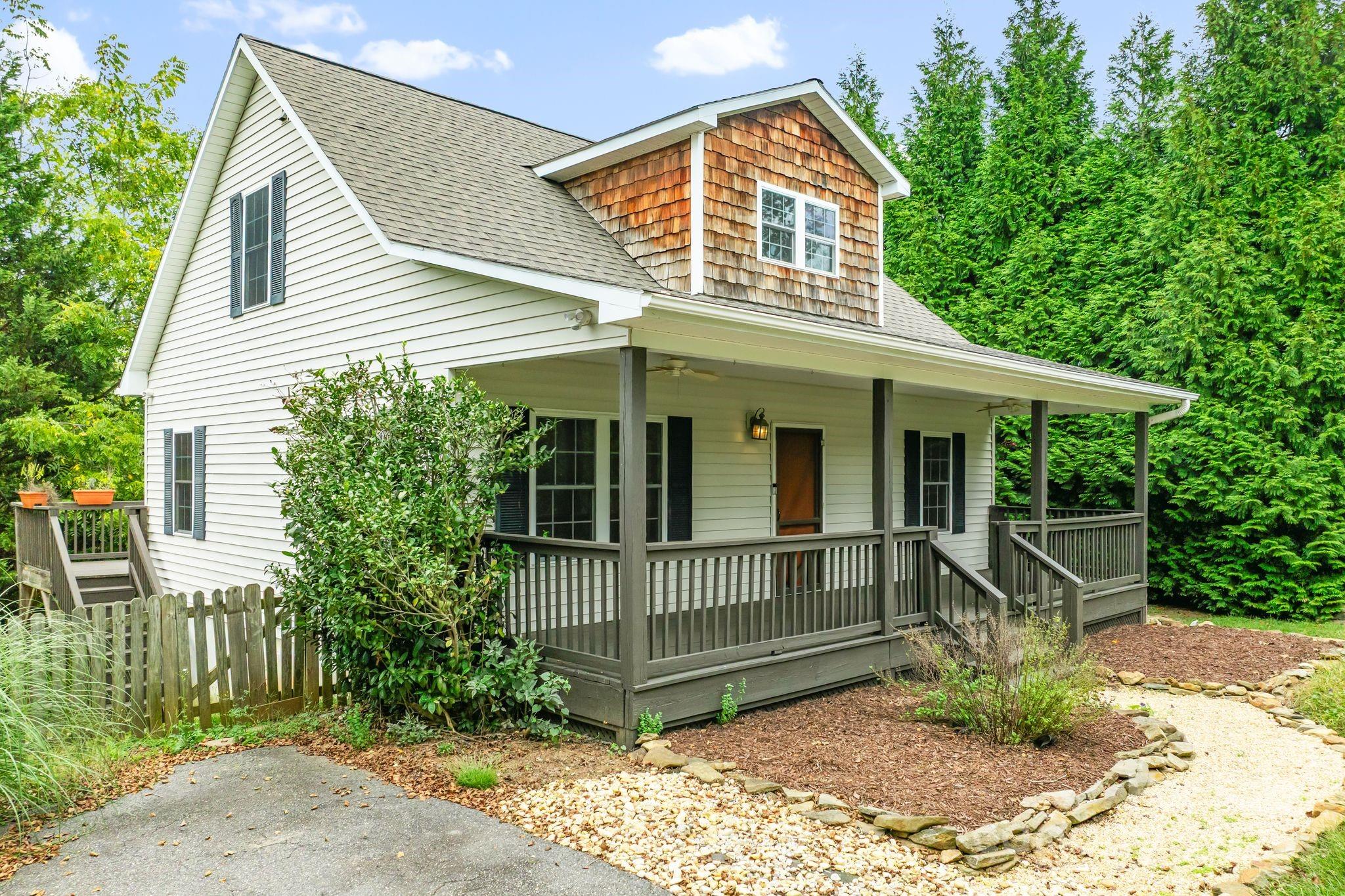 27 Grey River Run Asheville NC 28804