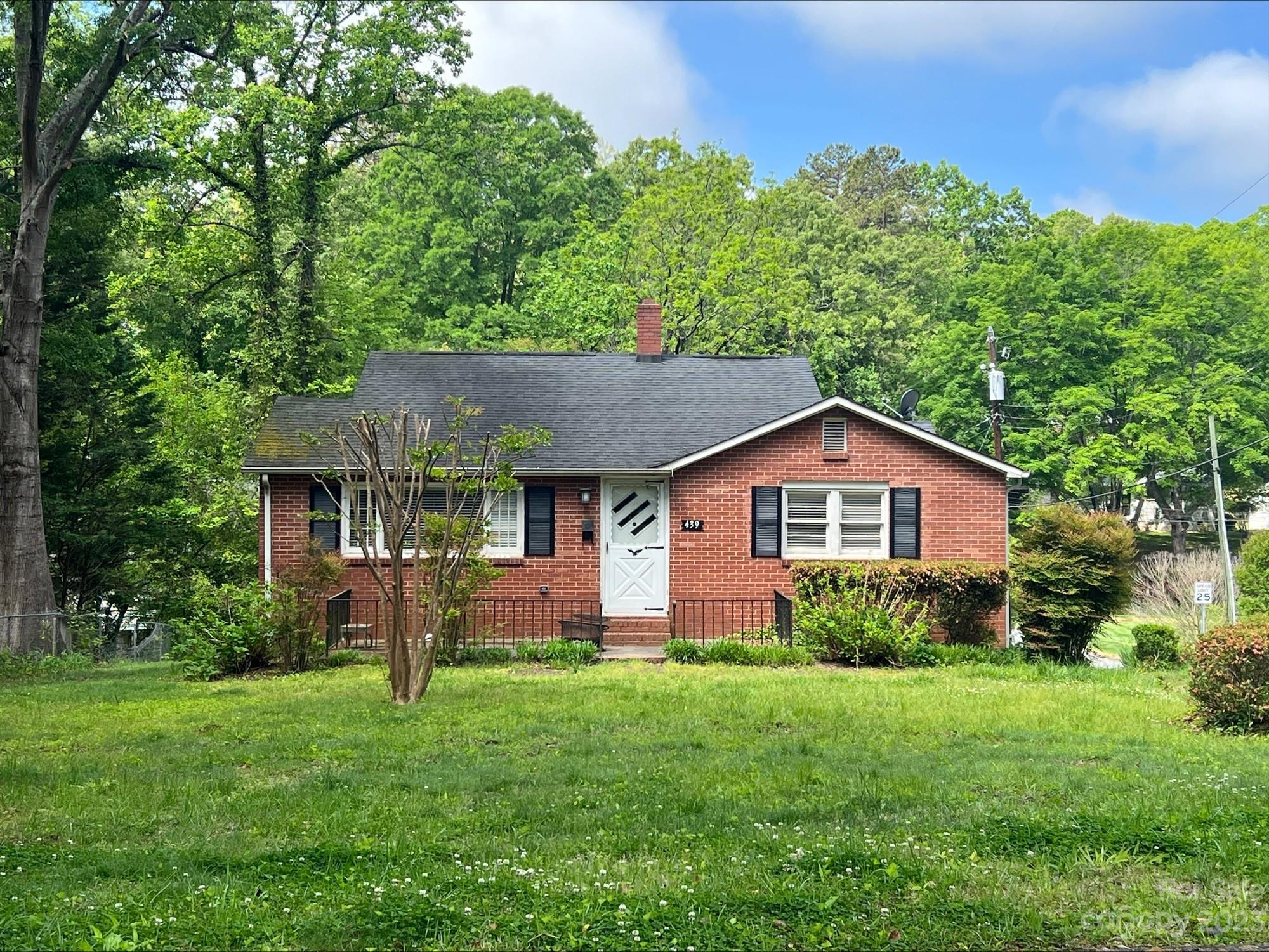 439 10th Street Drive NW Hickory NC 28601