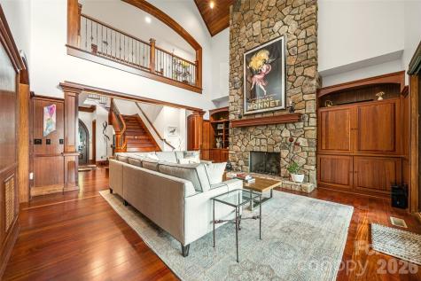 8 Timberwolf Court Asheville NC 28804