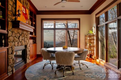 8 Timberwolf Court Asheville NC 28804
