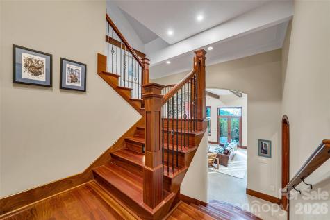 8 Timberwolf Court Asheville NC 28804