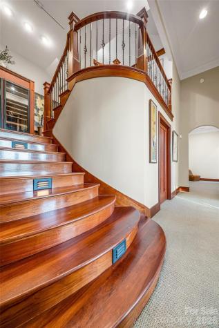 8 Timberwolf Court Asheville NC 28804