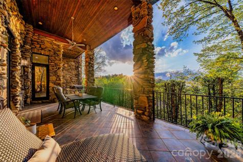 8 Timberwolf Court Asheville NC 28804
