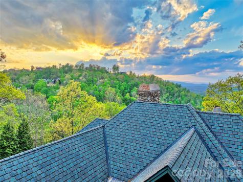 8 Timberwolf Court Asheville NC 28804