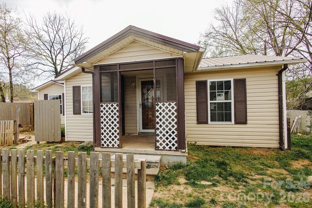 69 W Crawford Street Old Fort NC 28762