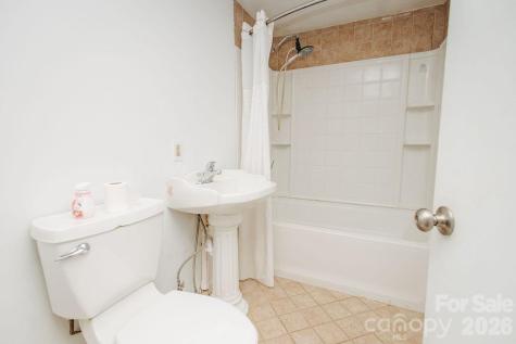 69 W Crawford Street Old Fort NC 28762