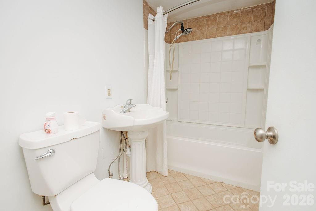 69 W Crawford Street Old Fort NC 28762