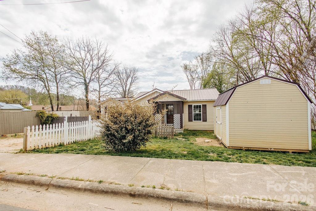 69 W Crawford Street Old Fort NC 28762