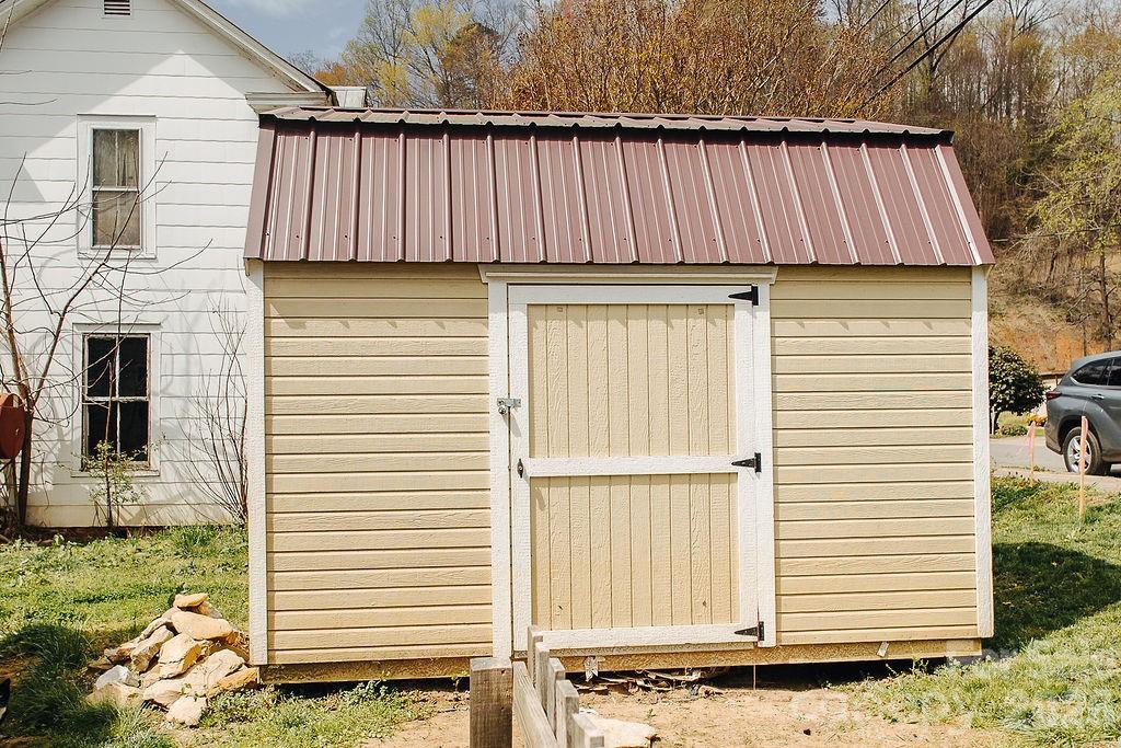 69 W Crawford Street Old Fort NC 28762
