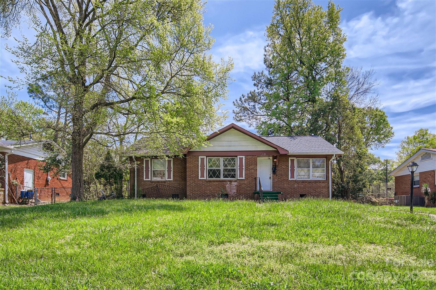 4021 Sunnycrest Lane Charlotte NC 28217