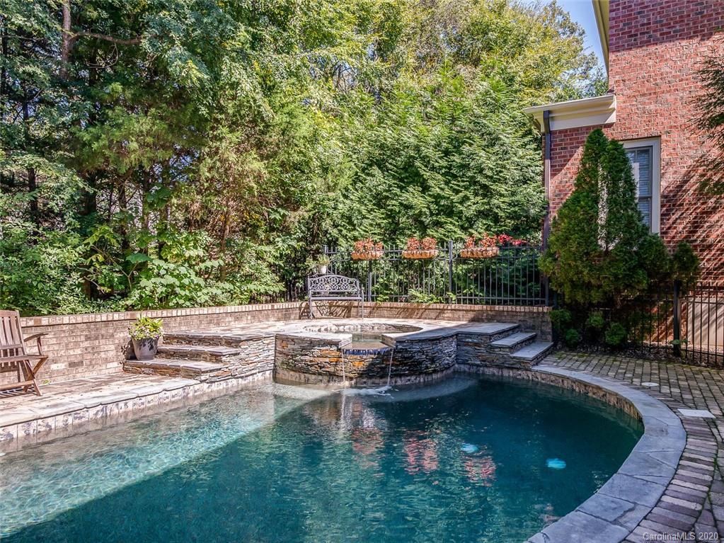 8916 Heydon Hall Circle Charlotte NC 28210