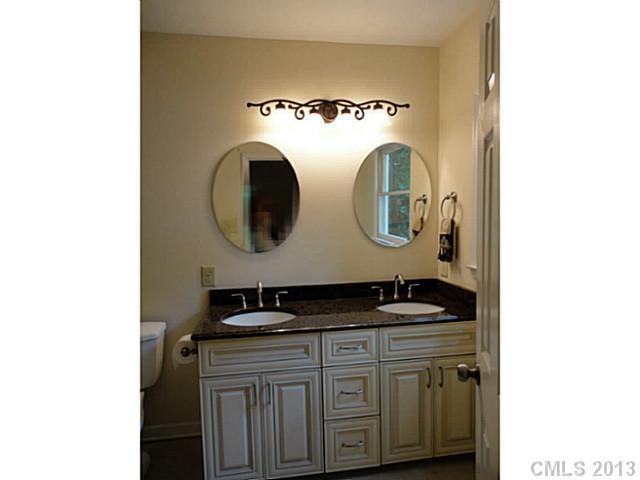 1823 Runnymede Lane Charlotte NC 28211