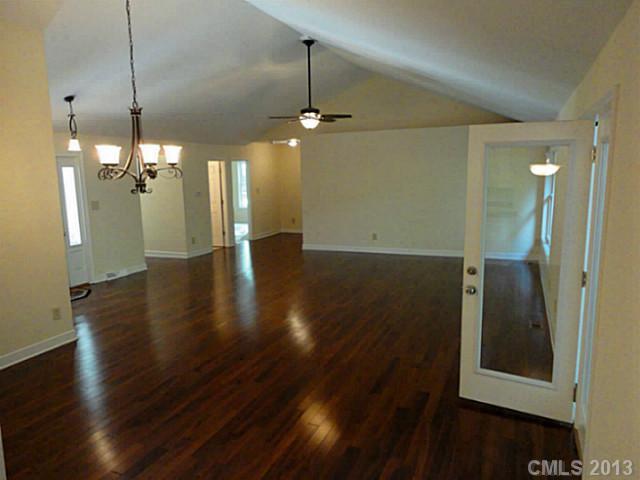 1823 Runnymede Lane Charlotte NC 28211