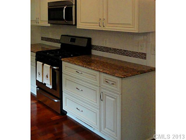 1823 Runnymede Lane Charlotte NC 28211
