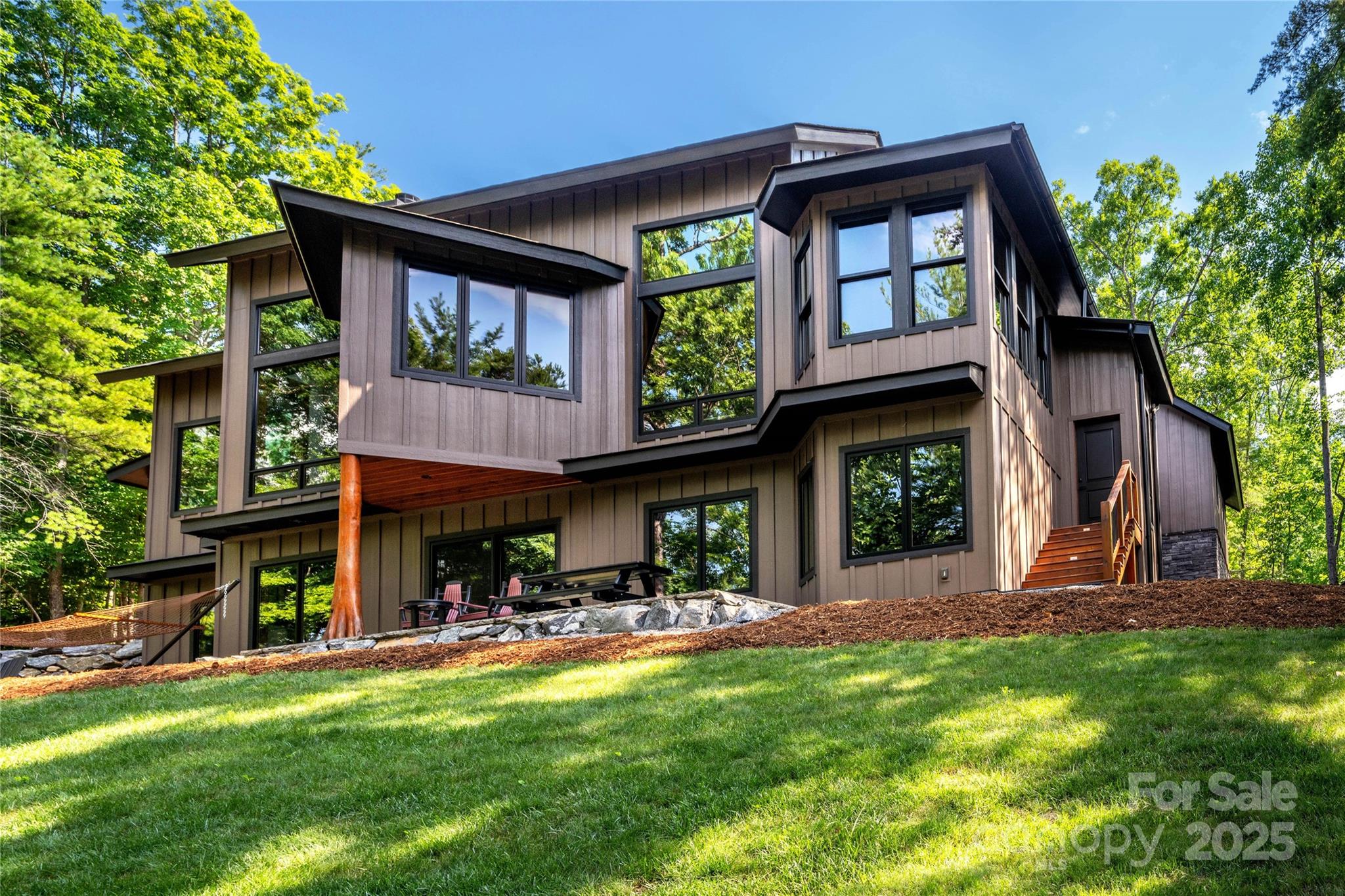 2126 Sycamore Drive Nebo NC 28761