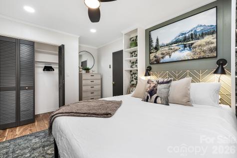 556/558 Thorncliff Drive Seven Devils NC 28604