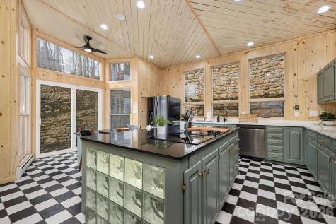 556/558 Thorncliff Drive Seven Devils NC 28604