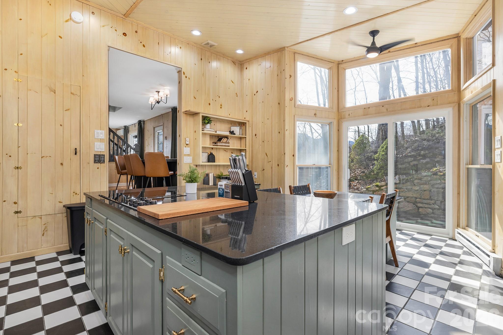 556/558 Thorncliff Drive Seven Devils NC 28604