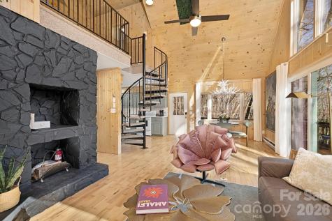 556/558 Thorncliff Drive Seven Devils NC 28604