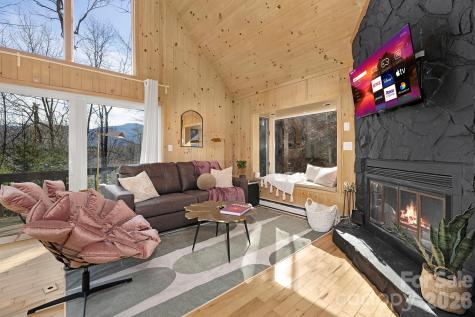 556/558 Thorncliff Drive Seven Devils NC 28604