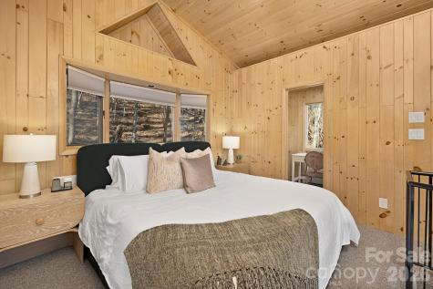 556/558 Thorncliff Drive Seven Devils NC 28604