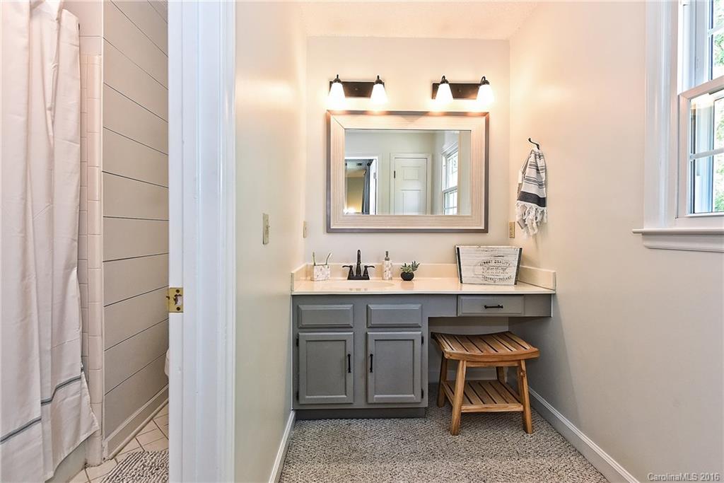 4847 Deanscroft Drive Charlotte NC 28226
