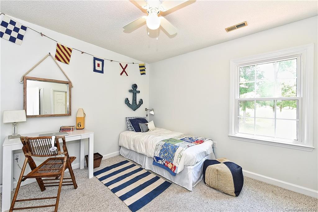 4847 Deanscroft Drive Charlotte NC 28226