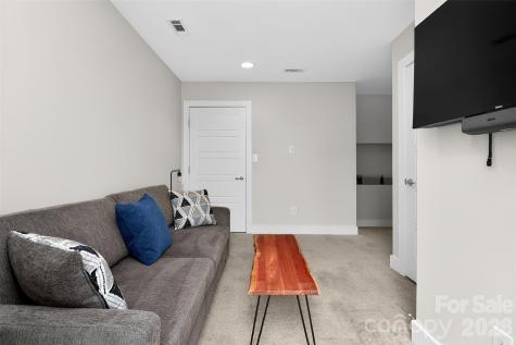 231 Doggett Street Charlotte NC 28203