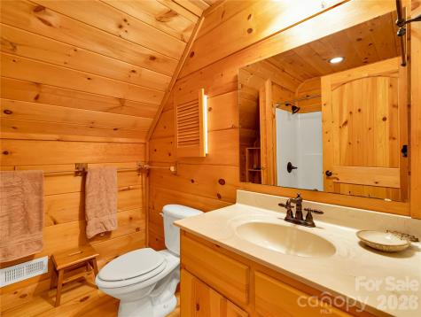586 Tanglewood Lane Saluda NC 28773