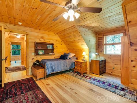 586 Tanglewood Lane Saluda NC 28773