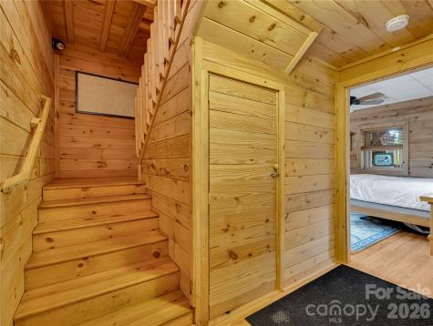 586 Tanglewood Lane Saluda NC 28773