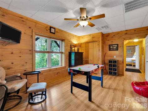 586 Tanglewood Lane Saluda NC 28773