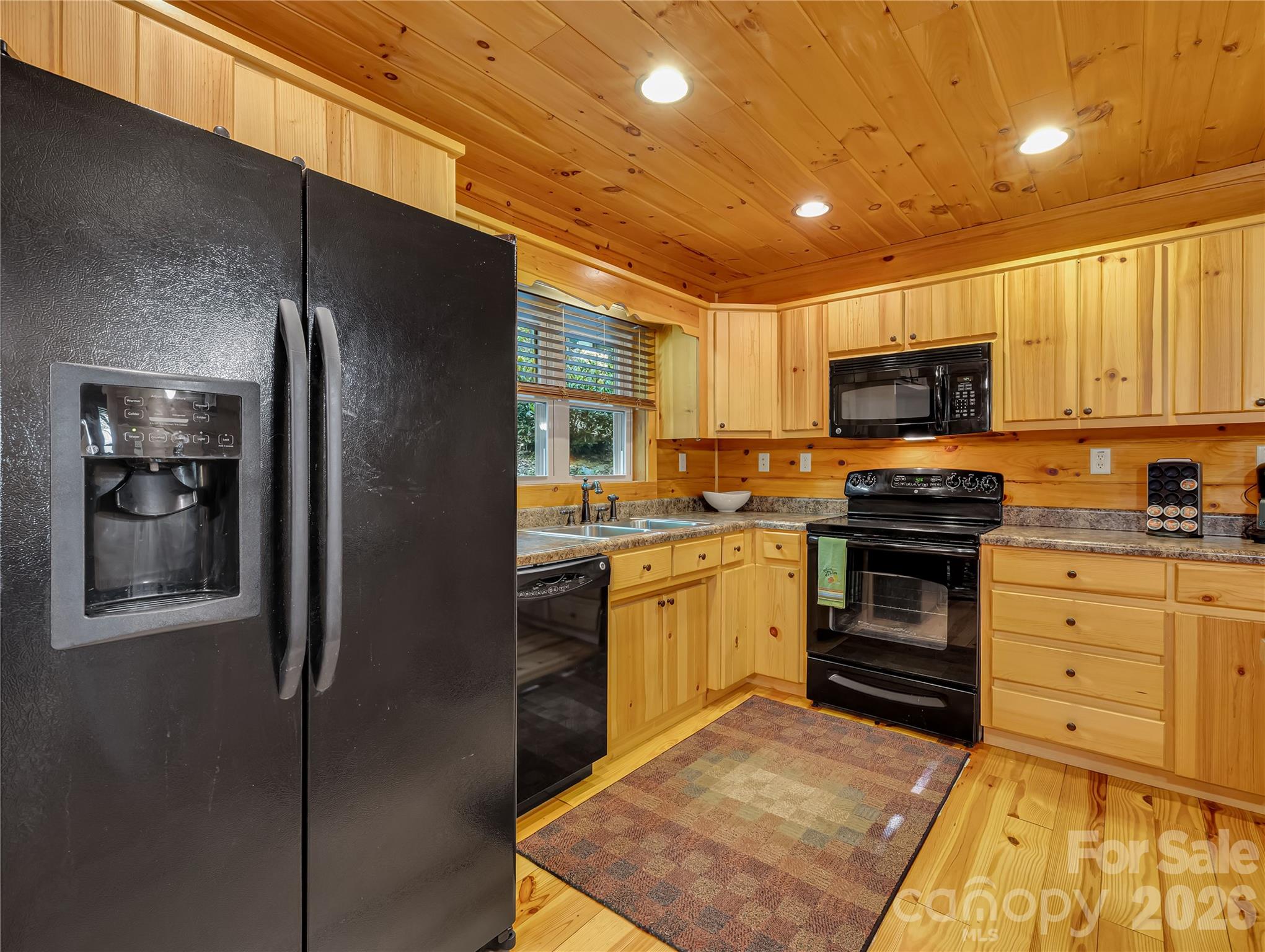 586 Tanglewood Lane Saluda NC 28773