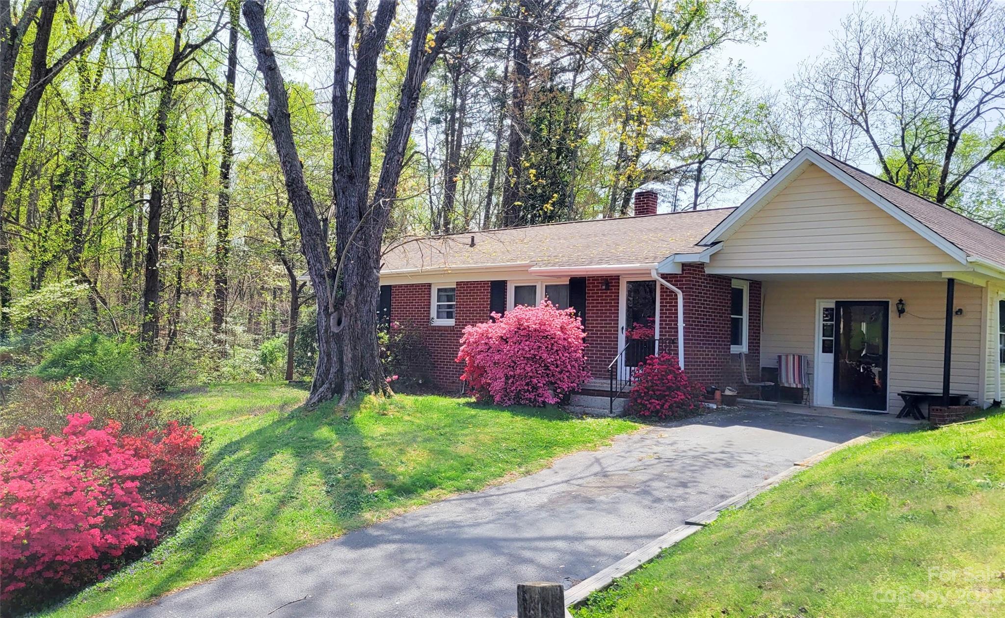 2905 4th Street Place NW Hickory NC 28601