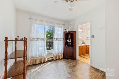 602 Tomahawk Avenue Black Mountain NC 28711