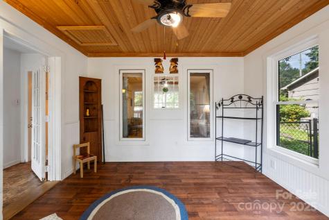 602 Tomahawk Avenue Black Mountain NC 28711