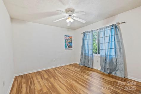 602 Tomahawk Avenue Black Mountain NC 28711
