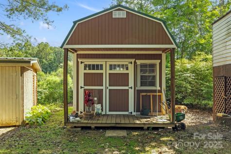 602 Tomahawk Avenue Black Mountain NC 28711