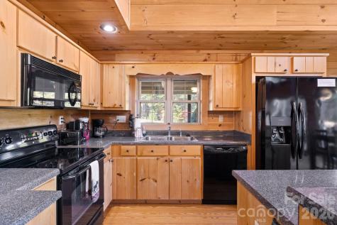 105 Palisade Drive Mill Spring NC 28756