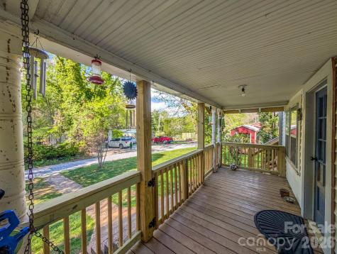 87 Henderson Lane Burnsville NC 28714