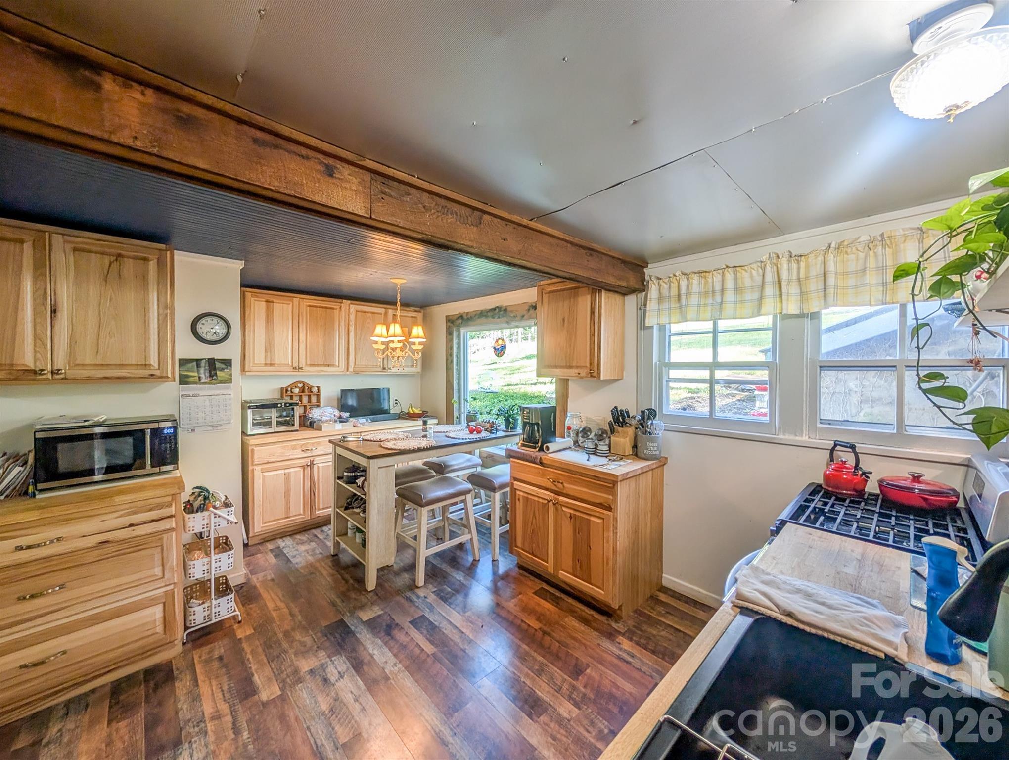 87 Henderson Lane Burnsville NC 28714