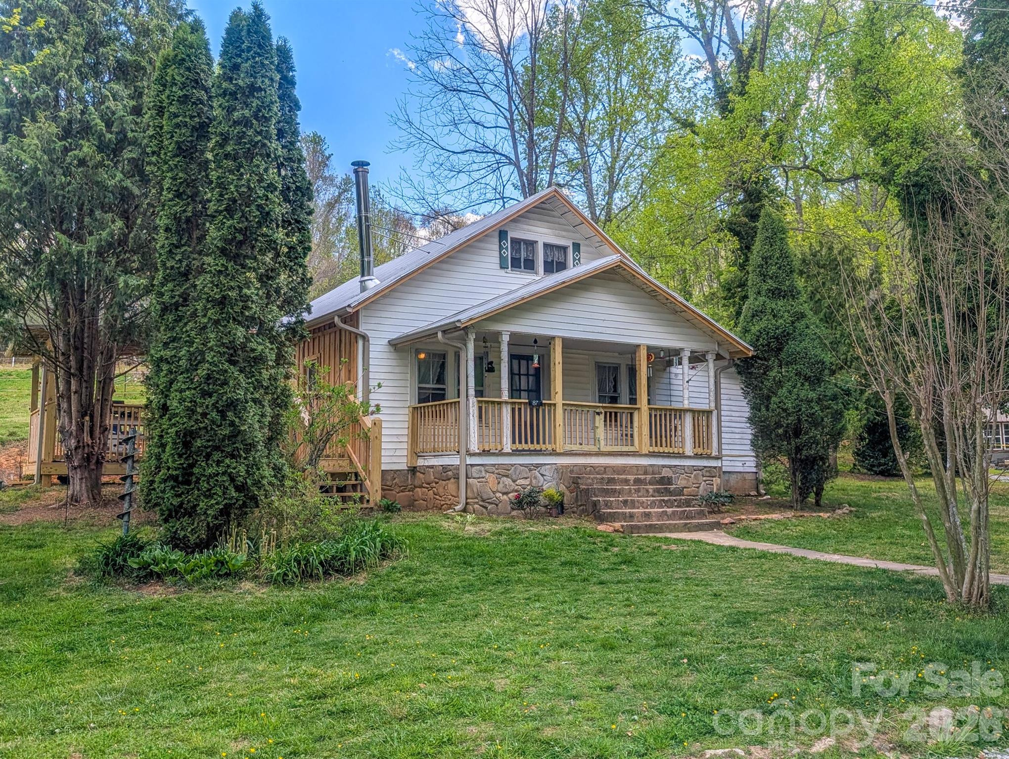 87 Henderson Lane Burnsville NC 28714